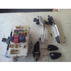 Alfa 147 BJ 2002 1.6 ECU + 3 Sleutels + Deurgrepen incl cilindersloten + Contactslot  